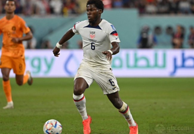 也展现了他 也展现了他